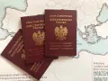 Trzy polskie paszporty tymczasowe leżą na mapie Europy. Czy na Maderę wystarczy dowód?
