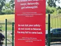Ostrzeżenie na granicy: "Nie ryzykuj bezpieczeństwa – nie podróżuj na Białoruś. Możesz nie wrócić." Czy Litwa jest bezpieczna? Ostrzeżenie sugeruje, że podróż na Białoruś jest niebezpieczna.