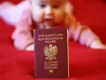 Polski paszport dla dziecka, ważny dokument na podróże. Dowiedz się, ile kosztuje wyrobienie paszportu dla dziecka.