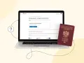 Dowiedz się, ile czasu wyrabia się paszport, korzystając z serwisu gov.pl. Na ekranie laptopa widzisz stronę z informacjami o uzyskaniu dokumentu.