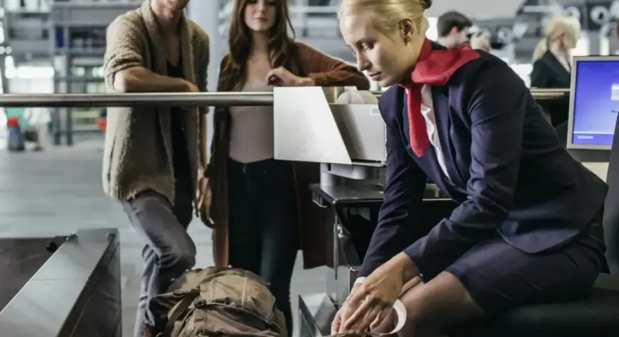 Co można przewozić w bagażu rejestrowanym Ryanair - uniknij problemów