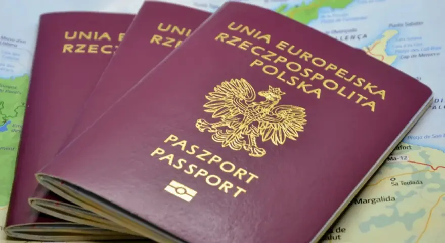 Czy paszport trzeba odebrać osobiście? Poznaj wyjątki i zasady